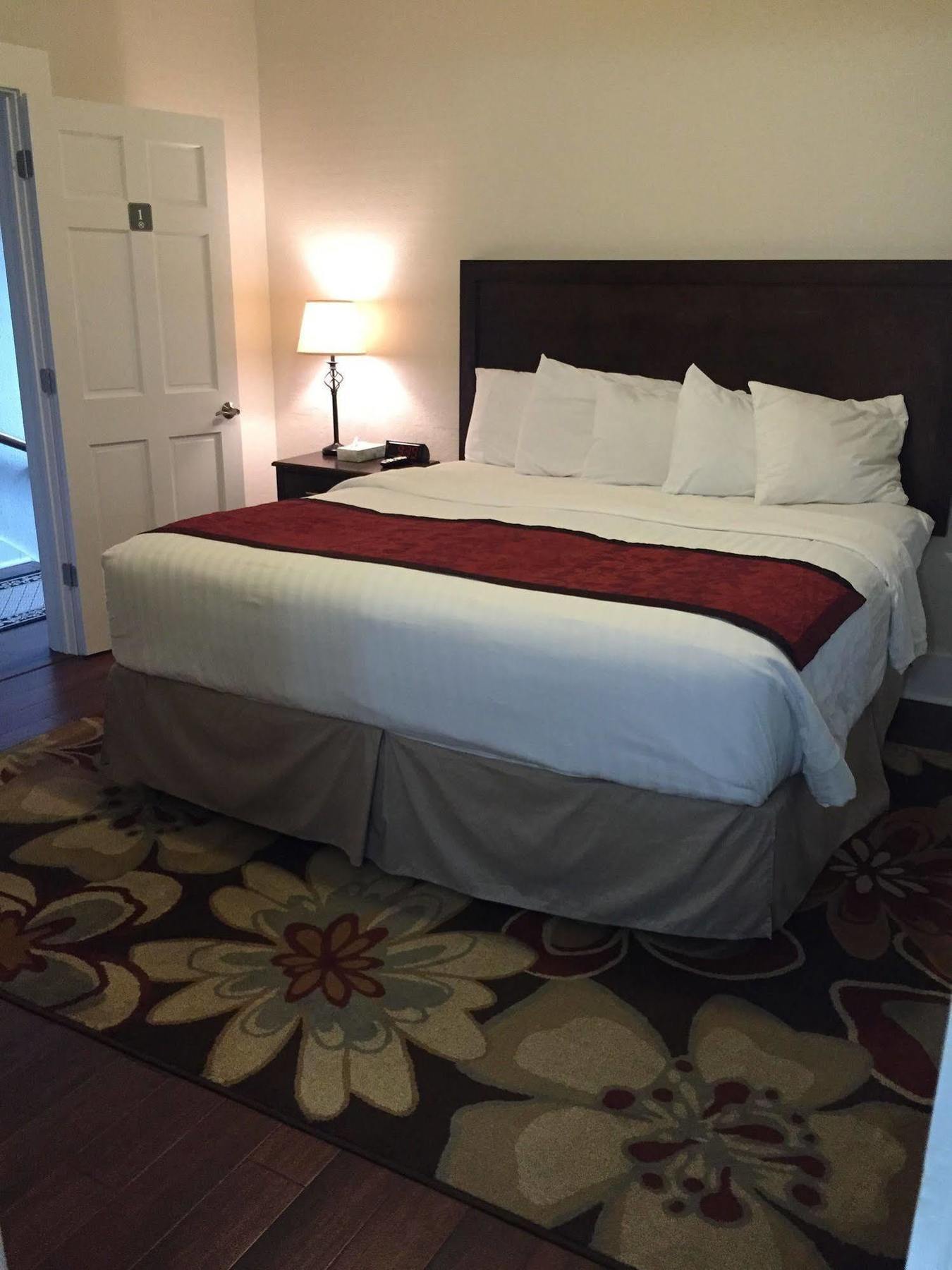 Nader'S Motel & Suites 拉丁顿 外观 照片